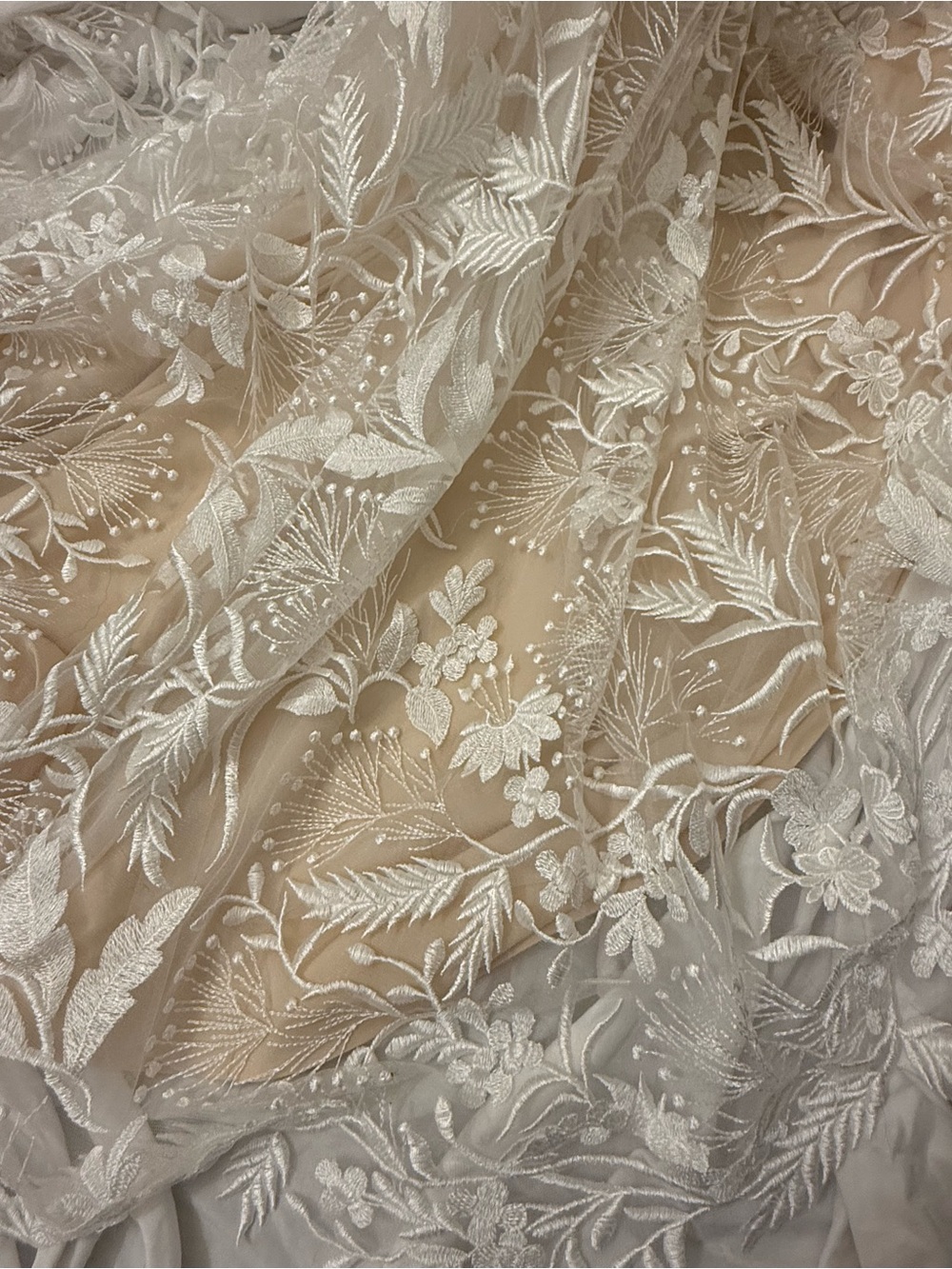 Avery Austin Celine Wedding Dress Size 6, 56" inseam, NWT, mermaid style, lace - Picture 7 of 10